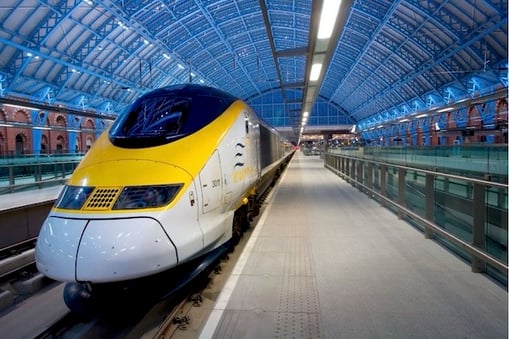 A Eurostar train at St. Pancras Station in London awaits its maiden run on the High Speed 1 rail line. Image source: Bechtel. 